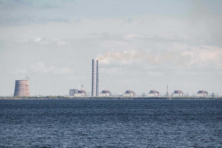 Preocupación internacional por ataques cerca de central nuclear ucraniana