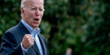 Biden va a Filadelfia, cuna de EEUU, para arremeter contra los partidarios de Trump