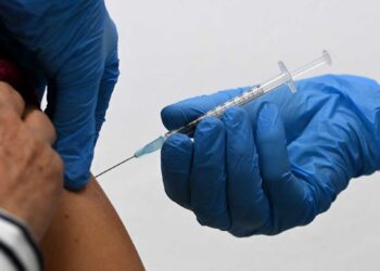 España aplicará la cuarta dosis anti COVID-19 a toda su población en otoño