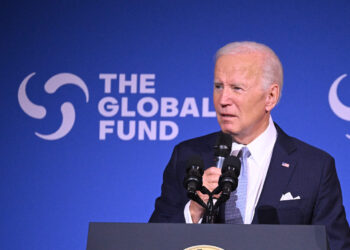 Biden apoya a las ‘mujeres valientes’ de un Irán que reprime las manifestaciones
