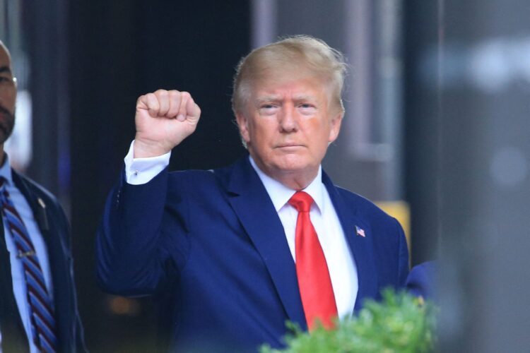 Trump utiliza su red social para promocionar las teorías de la conspiración de QAnon