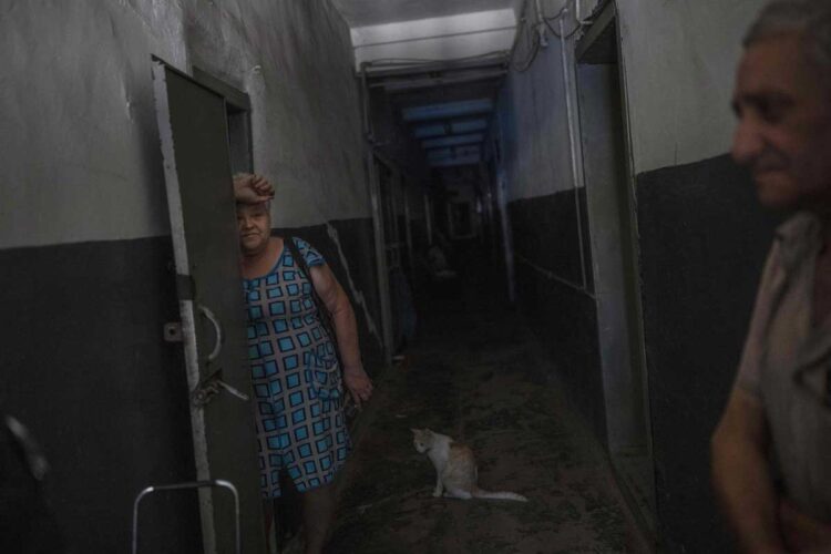 Vivir bajo tierra en Ucrania ante el fuego constante de la ofensiva rusa