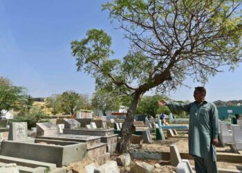 Los muertos no tienen paz en Karachi, la ciudad más grande de Pakistán
