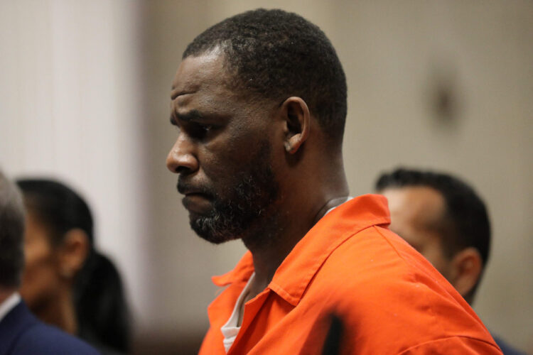 El cantante R. Kelly, declarado culpable de pornografía infantil