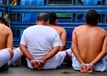 ‘Guerra’ contra pandillas en El Salvador: 50.000 detenciones en medio de cuestionamientos
