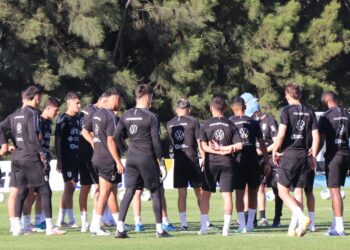 Uruguay intentará ‘dominar’ y plasmar un ‘fútbol propositivo’ ante Paraguay, dice DT Alonso