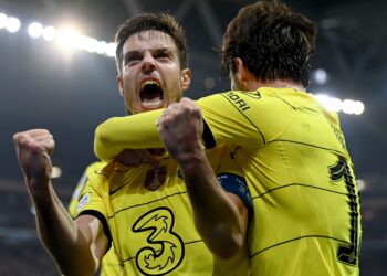 Chelsea, defensor del título, gana 2-1 en Lille y accede a cuartos de Champions