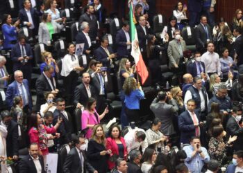 Diputados mexicanos rechazan propuesta de reforma para sector eléctrico