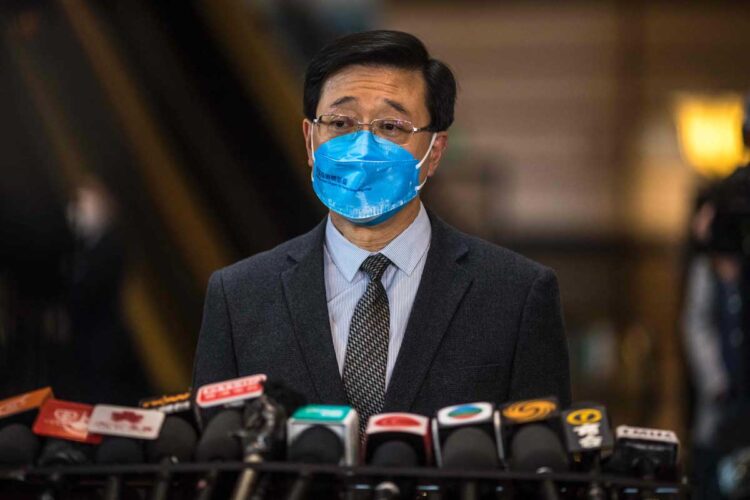 YouTube cierra el canal del futuro líder de Hong Kong, sancionado por EEUU