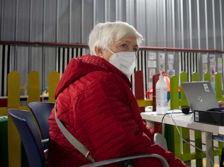 Los ancianos, los grandes olvidados de la guerra en Ucrania