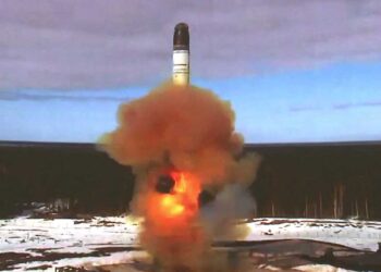 Rusia ensaya con éxito un nuevo misil balístico intercontinental