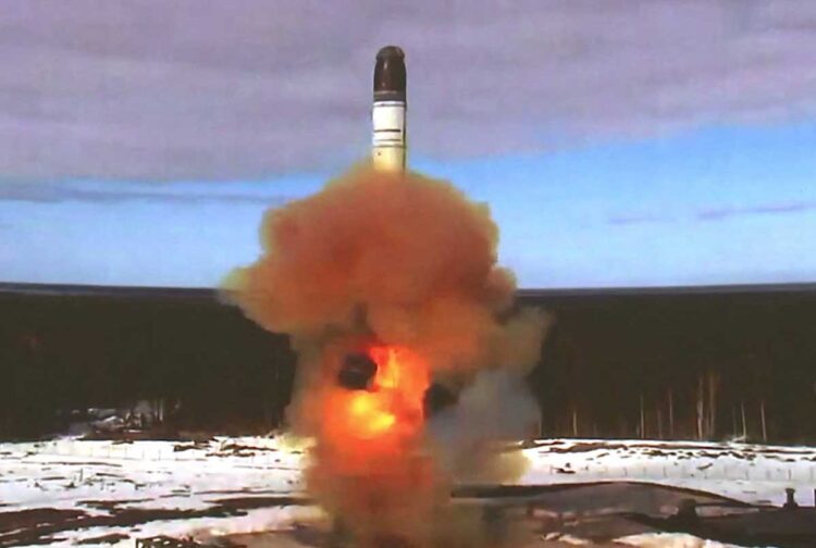 Rusia ensaya con éxito un nuevo misil balístico intercontinental