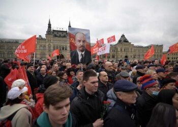 Los comunistas rusos celebran a Lenin y la ofensiva en Ucrania