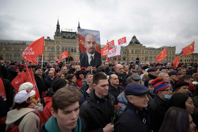 Los comunistas rusos celebran a Lenin y la ofensiva en Ucrania