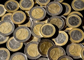 Las consecuencias de que el euro caiga bajo la paridad ante el dólar