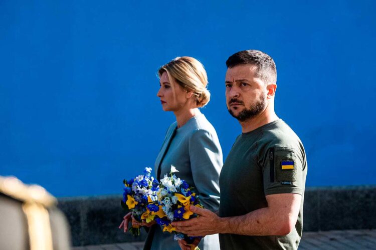 Ucrania luchará ‘hasta el final’, promete Zelenski al cumplirse seis meses de guerra