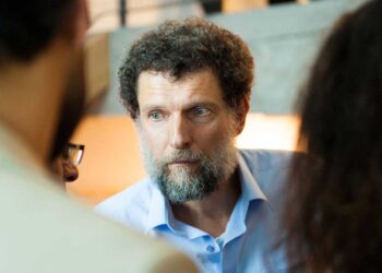 Turquía condena a cadena perpetua al mecenas Osman Kavala