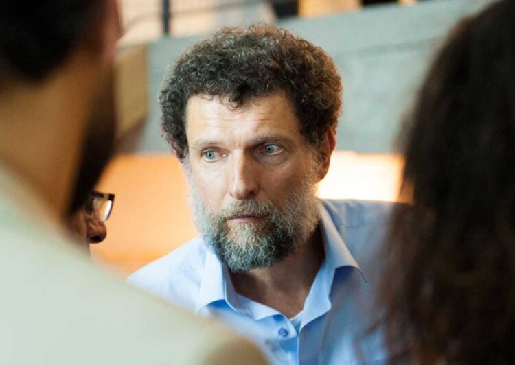 Turquía condena a cadena perpetua al mecenas Osman Kavala