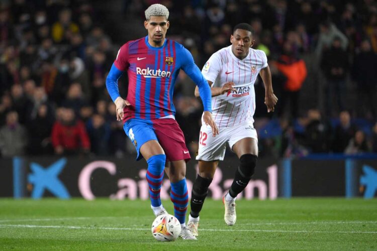 El uruguayo Ronald Araujo renueva con el Barcelona hasta 2026