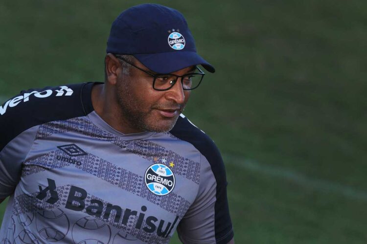 Con Bolsonaro hay una ‘autorización’ para el racismo, dice DT del Gremio