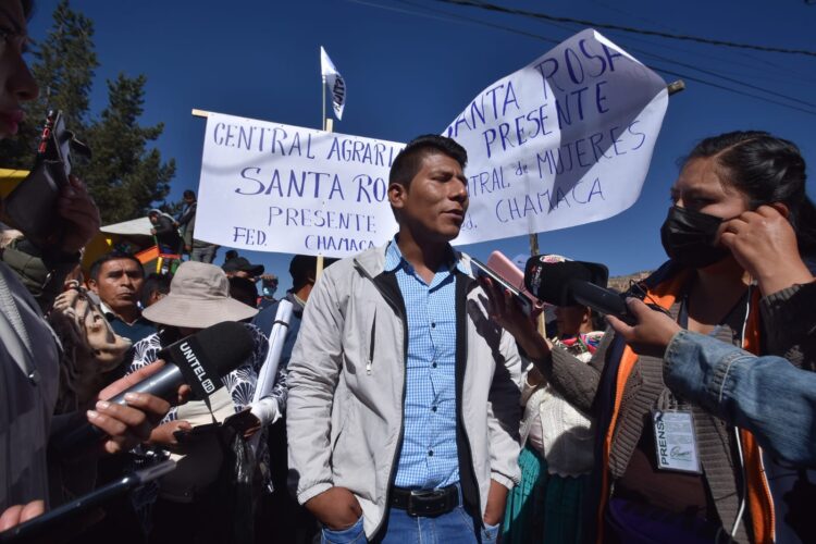 Arnold Alanes y los socios listos para la concentración. Foto: APG