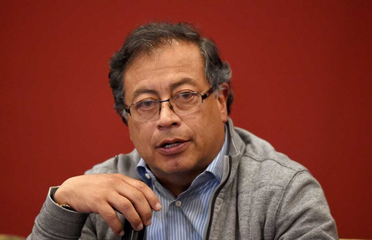 Principal rival de Petro aboga por su seguridad ante sospecha de complot en Colombia