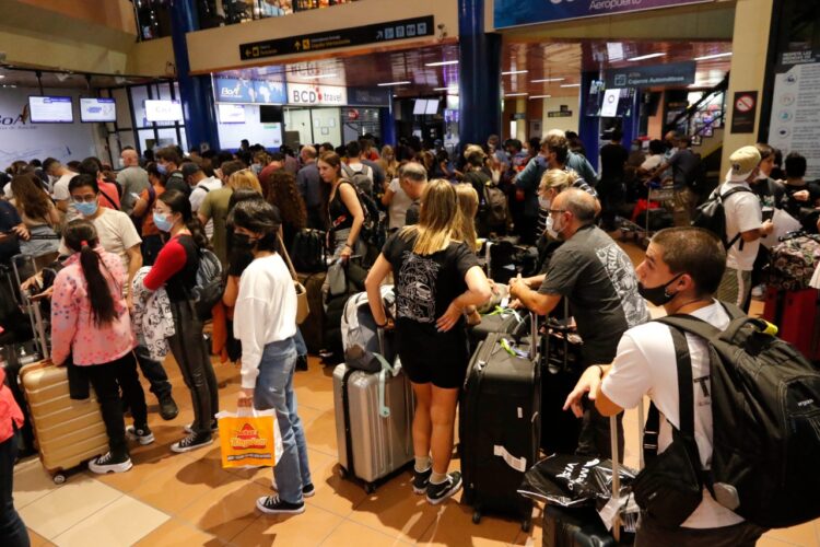 La ATT compromete apoyo a pasajeros perjudicados y habilita línea gratuita