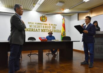 Tras denuncias contra exdirectora, posesionan a Ariñez como nuevo director de la AJAM