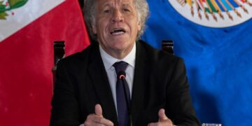 La OEA decidió este viernes que una compañía externa investigue si el secretario general, Luis Almagro, violó el código ético.