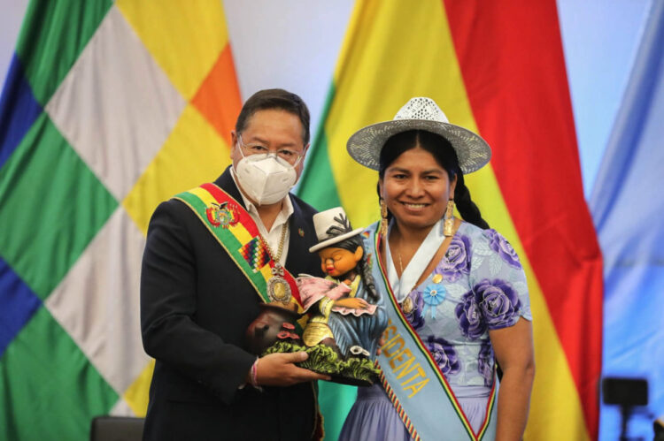 Por efeméride, Arce destaca desarrollo económico y hace un recuento de obras en Cochabamba