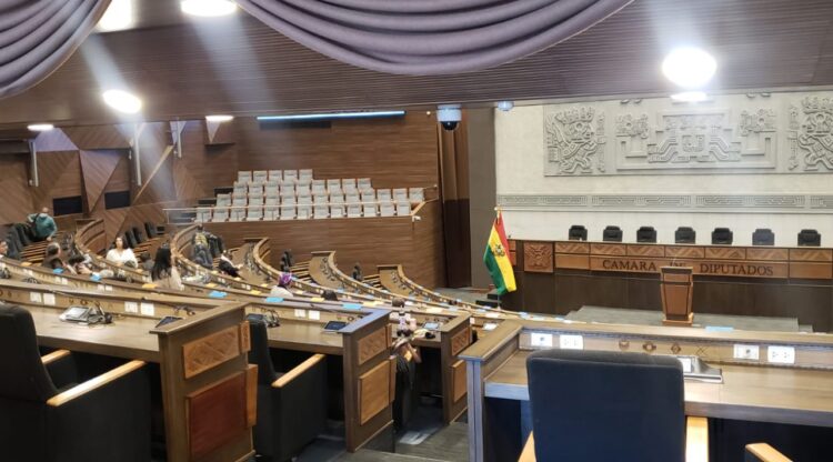 La Ley del PGE sigue en vilo, se suspende el debate en la Cámara de Diputados hasta el jueves