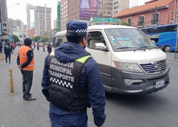 El transporte público es el más infractor del reordenamiento vehicular de La Paz