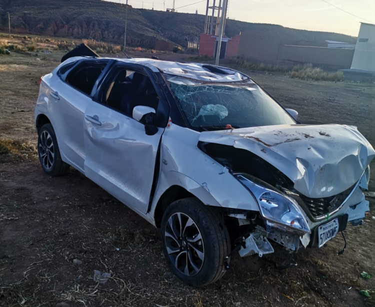 Tres heridos en Umala tras el vuelco de una vagoneta