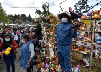 La feria de Alasita se extiende hasta el domingo 13 de marzo