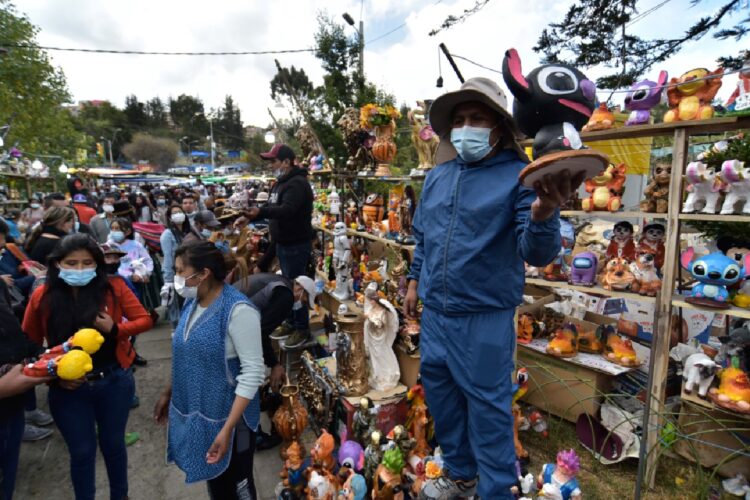 La feria de Alasita se extiende hasta el domingo 13 de marzo
