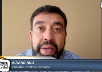El viceministro Álvaro Ruiz en Piedra, Papel y Tinta.