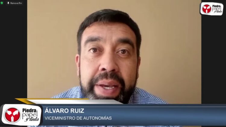 El viceministro Álvaro Ruiz en Piedra, Papel y Tinta.