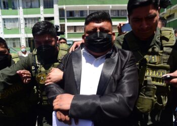 Quelali pidió licencia indefinida, el Consejo Universitario lo suspendió de la FUL
