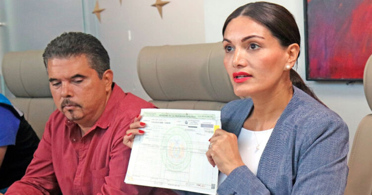 Andrea Daza presenta alodial.