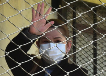 Jeanine Áñez fue vista hace unos días en el exterior de su celda en Miraflores.