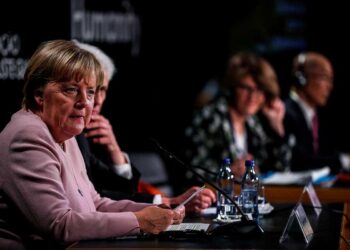 Merkel "no lamenta para nada" su política energética respecto a Rusia