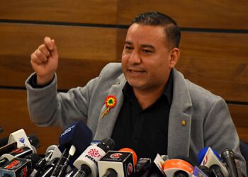 El diputado Anyelo Céspedes en rueda de prensa pasada. Foto: APG