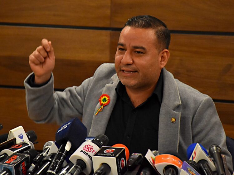 El diputado Anyelo Céspedes en rueda de prensa pasada. Foto: APG