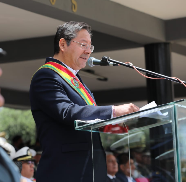 El presidente Arce llama a las FFAA a defender la soberanía ante ‘élites antipatria’