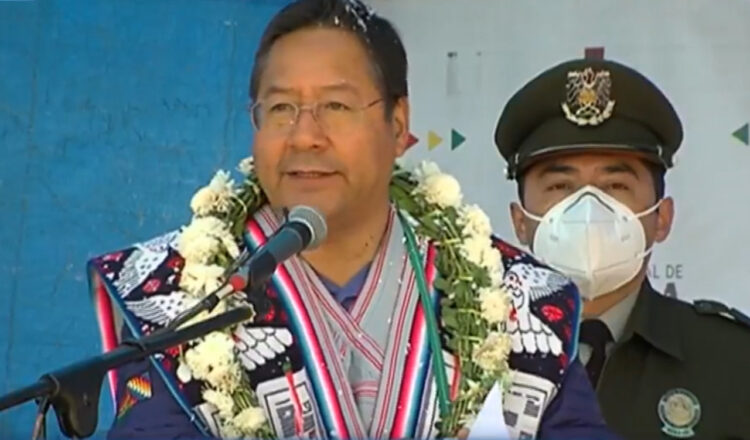 El presidente Luis Arce, en un acto en Coipasa, en Oruro.