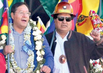 Luis Arce y Evo Morales, juntos en la Marcha por la Democracia, el 25 de agosto.
