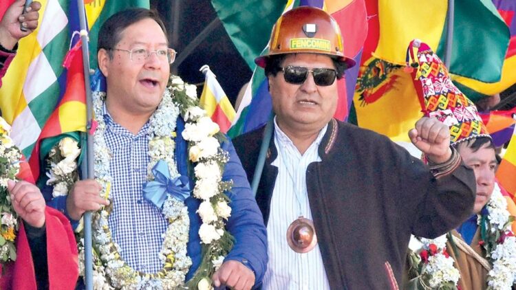 Luis Arce y Evo Morales, juntos en la Marcha por la Democracia, el 25 de agosto.