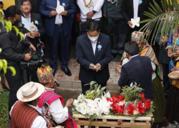 El presidente Luis Arce en la ceremonia interreligiosa en Cochabamba. Foto: APG
