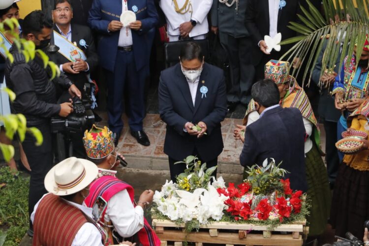 El presidente Luis Arce en la ceremonia interreligiosa en Cochabamba. Foto: APG