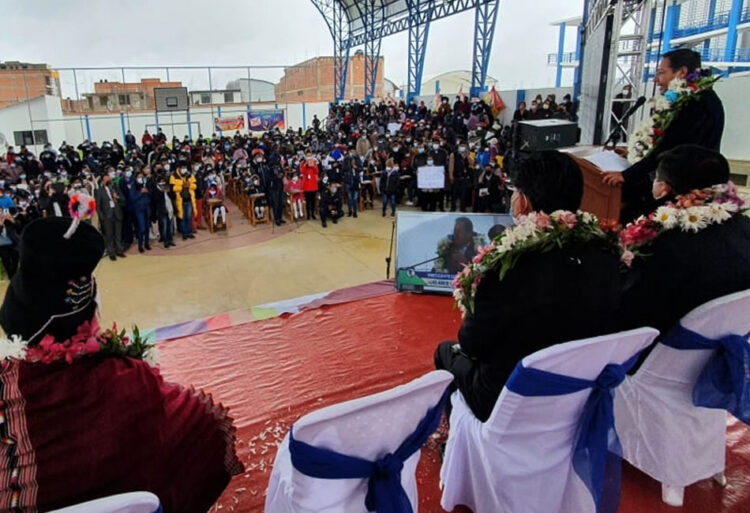 Arce inaugura gestión escolar, destaca clases presenciales y pide a alcaldes cumplir sus deberes